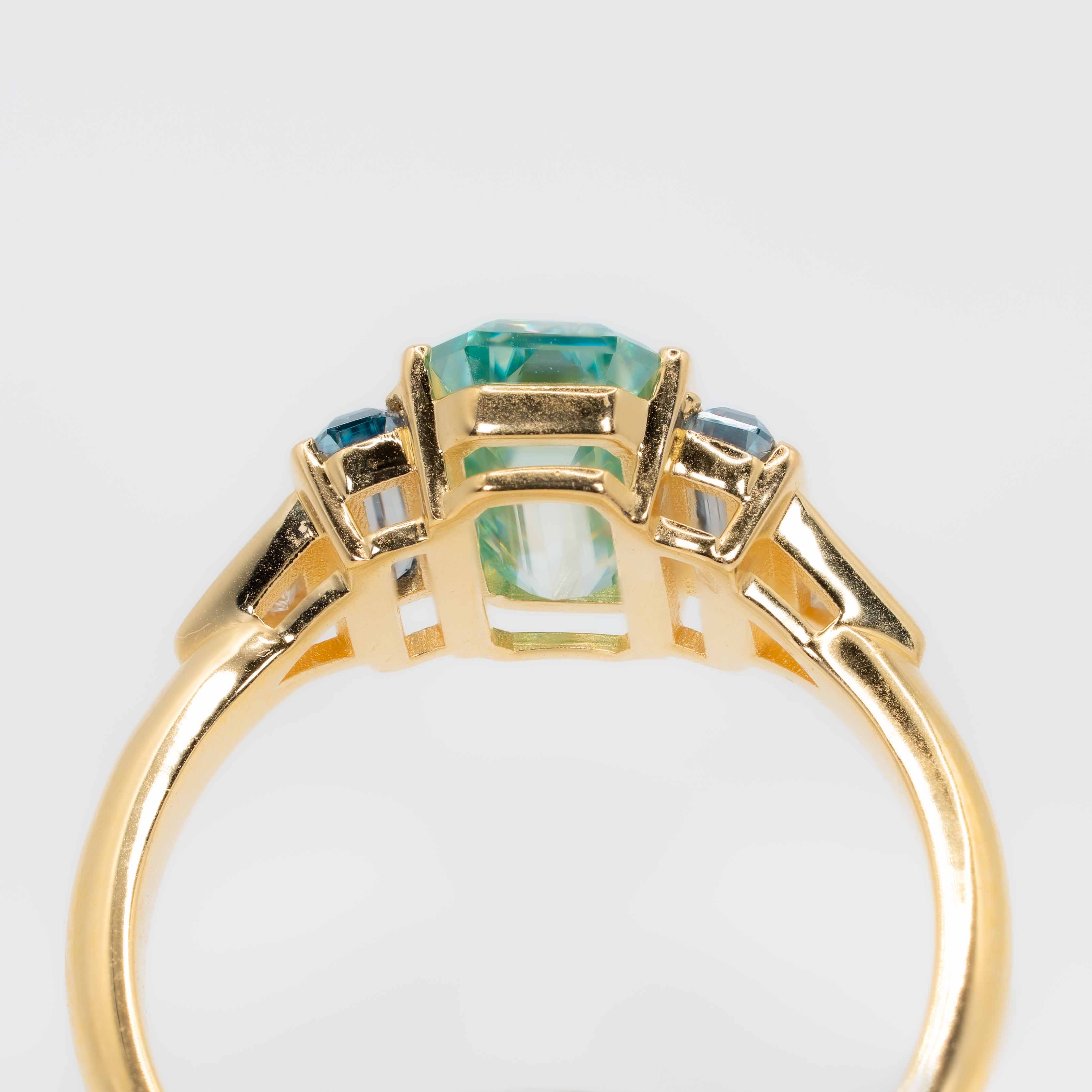 Lumiére Verte Cocktail Ring