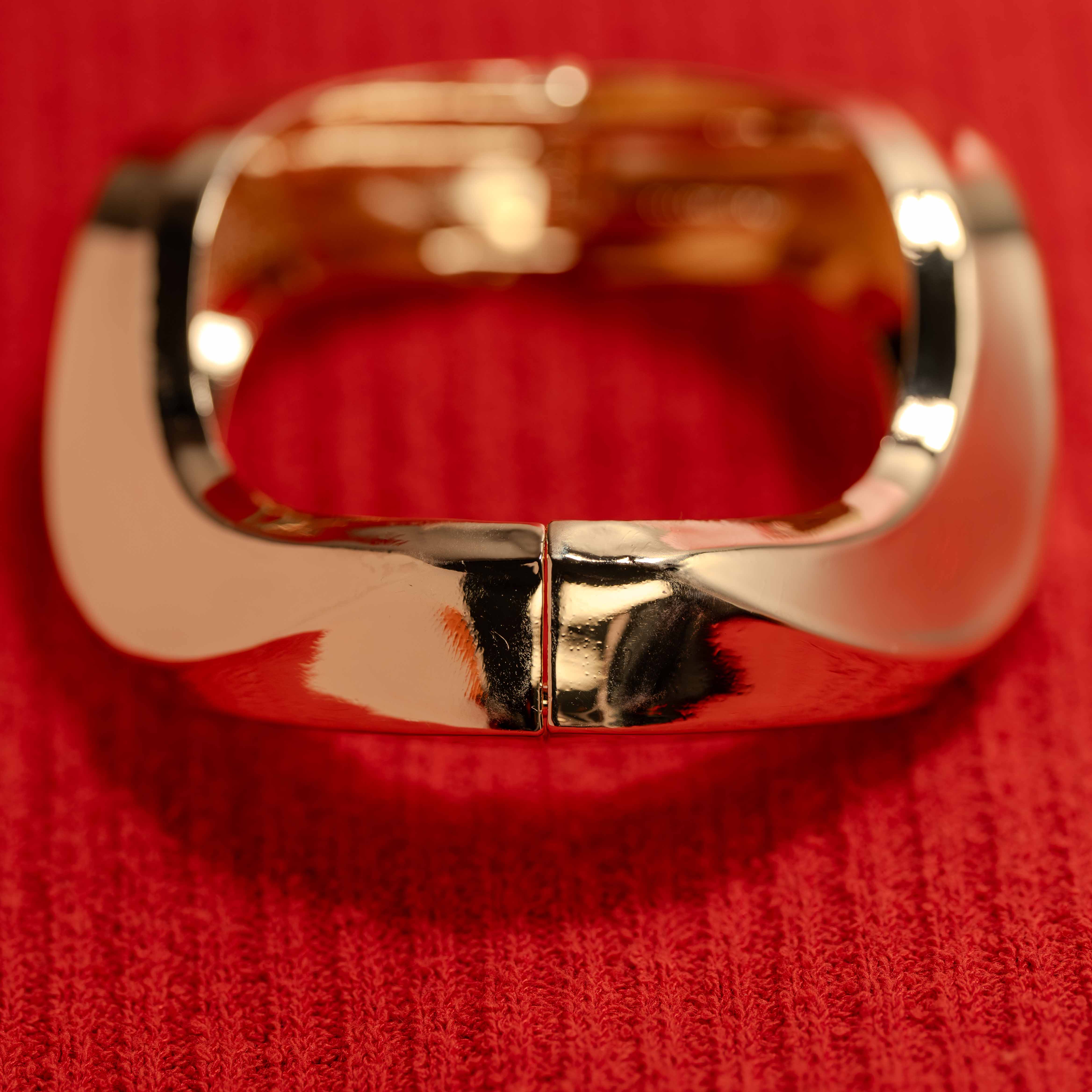 Sloane Sculpted Bangle